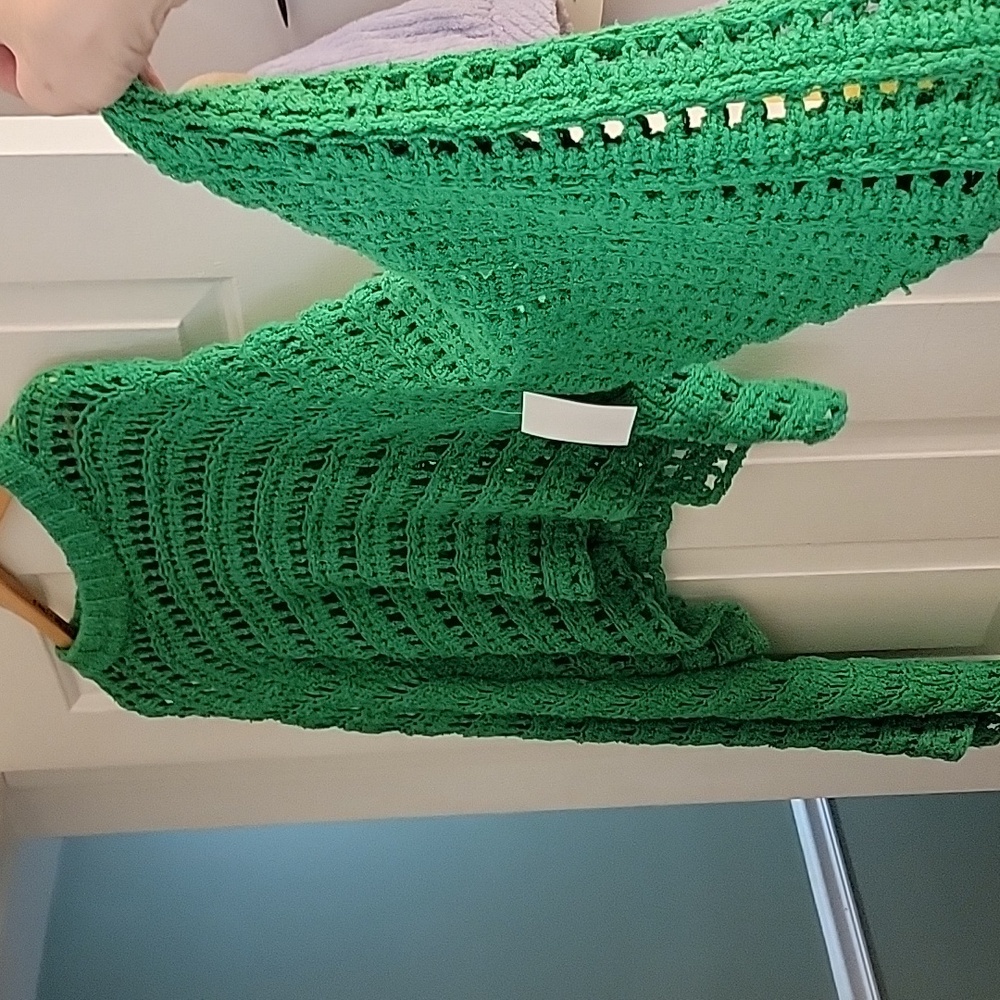 Kelly Green knit bell sleeved sweater